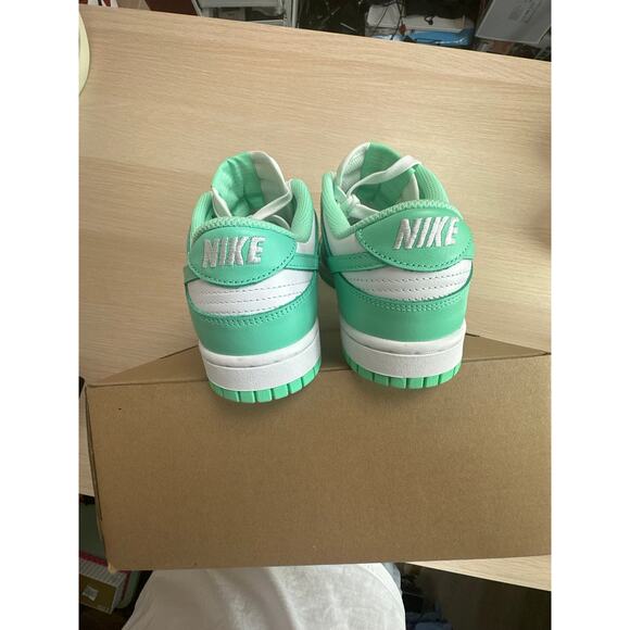 Nike Dunk Low Green Glow Women’s Size 9 DD1503-105 - Picture 4 of 5